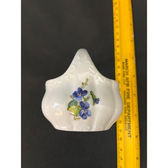 Vintage Hand Painted Ceramic Basket and 2 Porcelain Tea Cups Flowers Gold Gilt - Picture 8 of 11